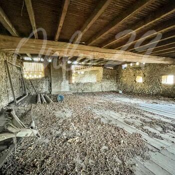 Corps de ferme à restaurer : Corps de ferme à restaurer